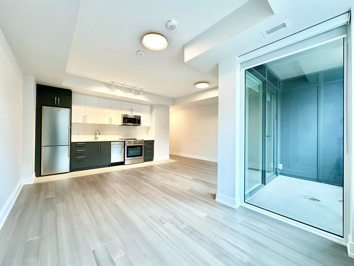 Toronto C01, ON M5S 0G4,664 Spadina AVE #213