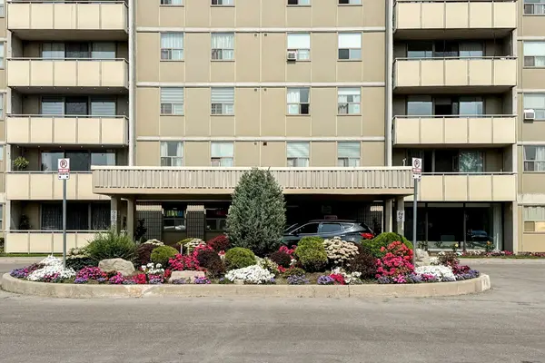 1338 York Mills RD #702, Toronto C13, ON M3A 3M3