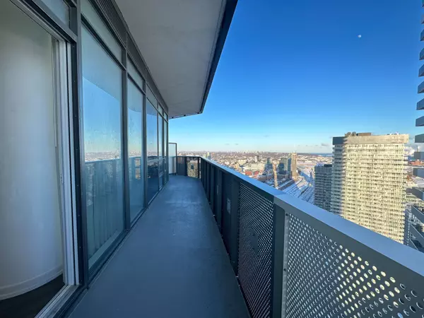 Toronto, ON M5E 0G1,55 Cooper ST #5208