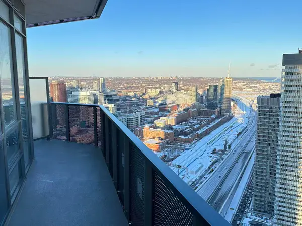 Toronto, ON M5E 0G1,55 Cooper ST #5208