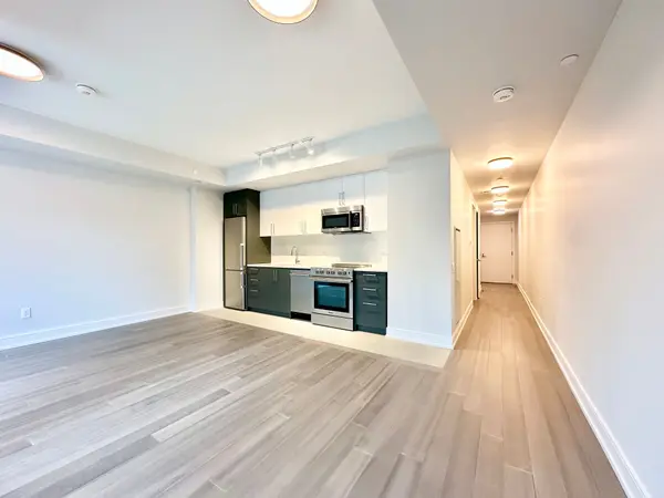 Toronto C01, ON M5S 0G4,664 Spadina AVE #213