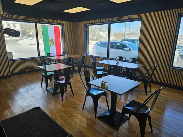 350 Davis DR #7, Newmarket, ON L3Y 2N7