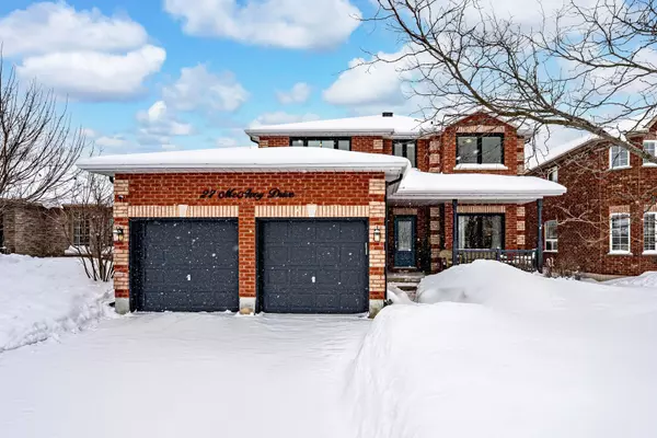 27 McAvoy DR, Barrie, ON L4N 0P8