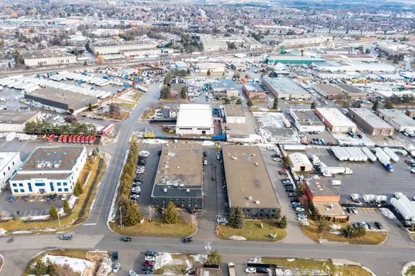 11 Holland DR #1, Caledon, ON L7E 1G7