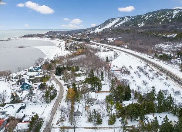 Blue Mountains, ON N0H 1J0,128 TESKEY DR