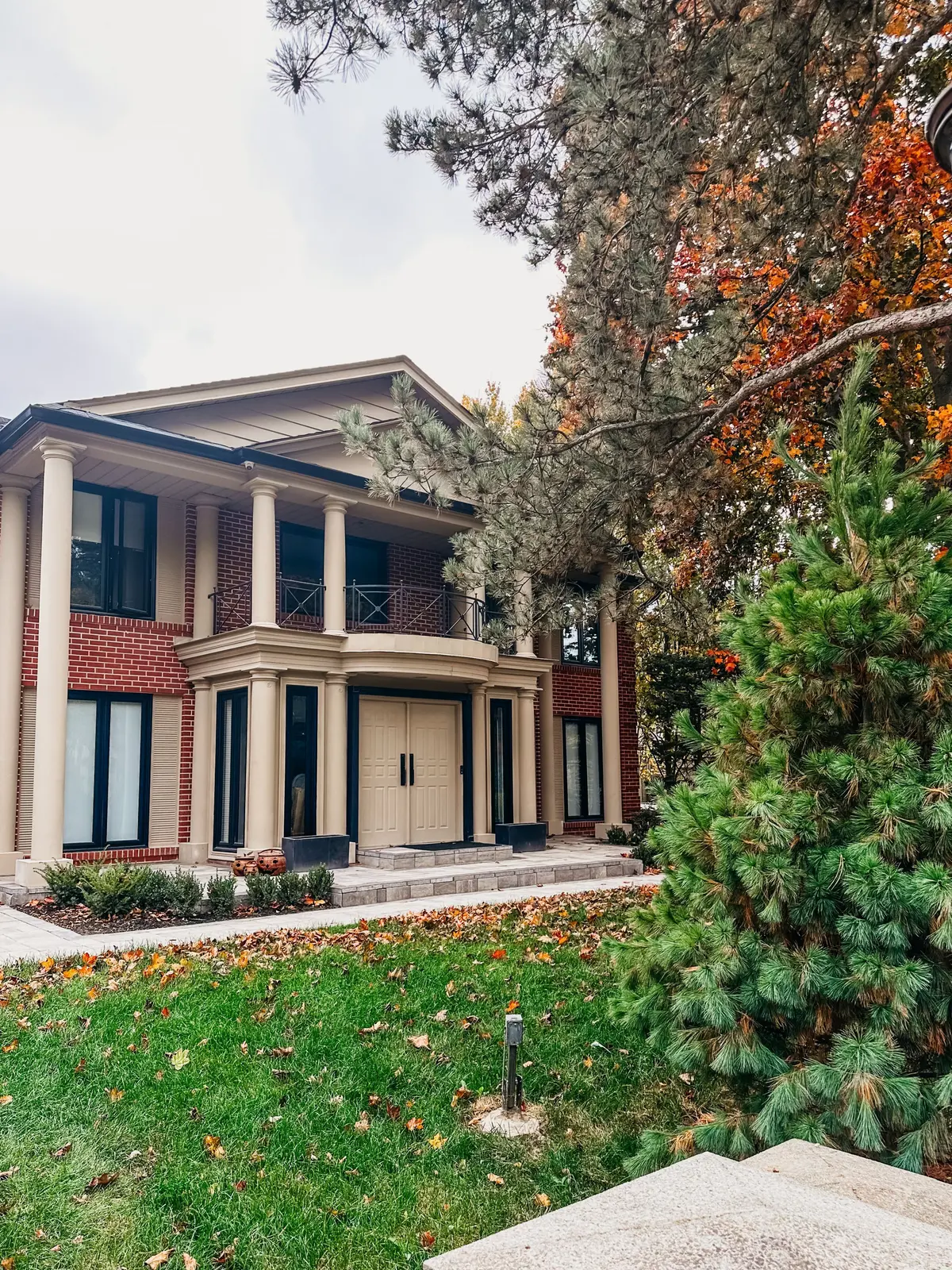 7 Shady Oaks CRES, Toronto C12, ON M3C 2L4