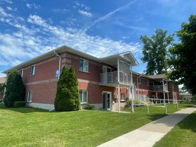 236 Margaret AVE, Chatham-kent, ON M8A 2A1