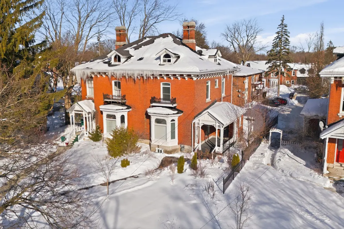 Belleville, ON K8N 3M3,219 Charles ST