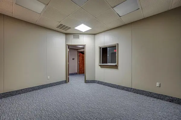 601 S Clay Street #103, Ennis, TX 75119