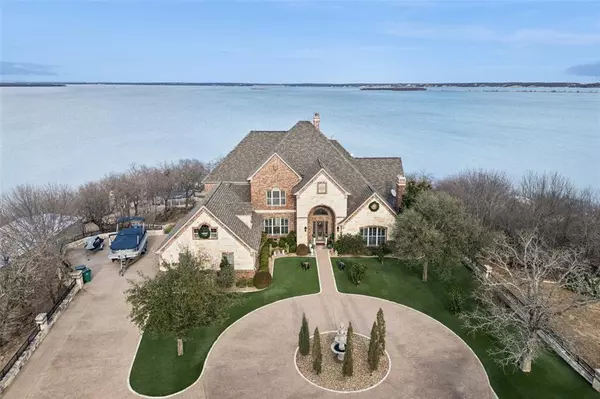 826 Cimmarron Bay Drive, Runaway Bay, TX 76426