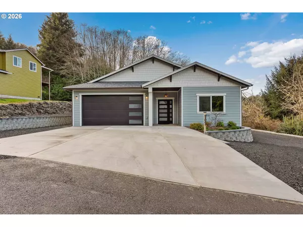 905 BELLEVUE DR, Reedsport, OR 97467