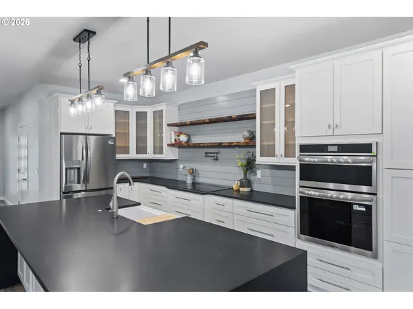 905 BELLEVUE DR, Reedsport, OR 97467