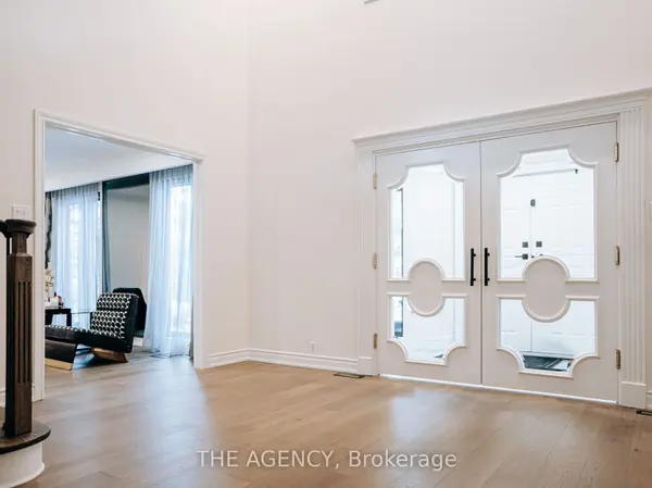 7 Shady Oaks CRES, Toronto C12, ON M3C 2L4