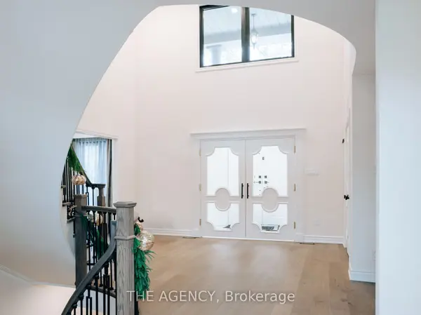 7 Shady Oaks CRES, Toronto C12, ON M3C 2L4