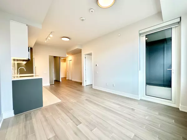 Toronto C01, ON M5S 0G4,664 Spadina AVE #707