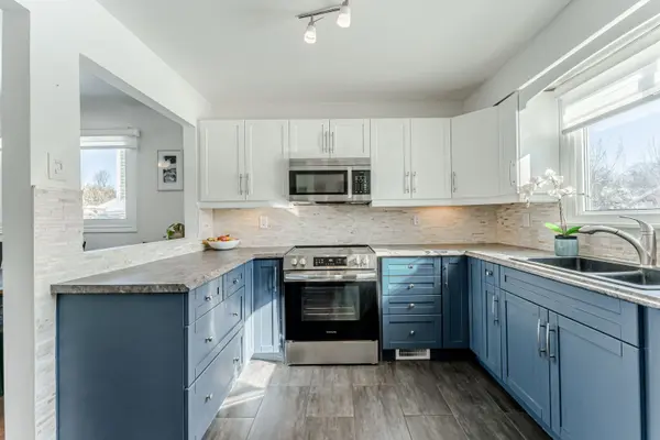 Barrie, ON L4N 6M4,6 James ST