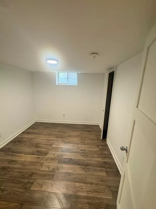 Barrie, ON L4N 0J7,11 Kelsey CRES