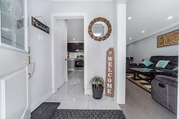 Brampton, ON L6W 3B9,8 Benton ST