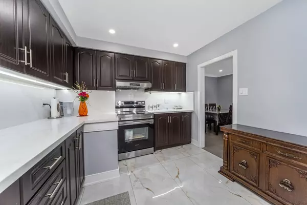 Brampton, ON L6W 3B9,8 Benton ST