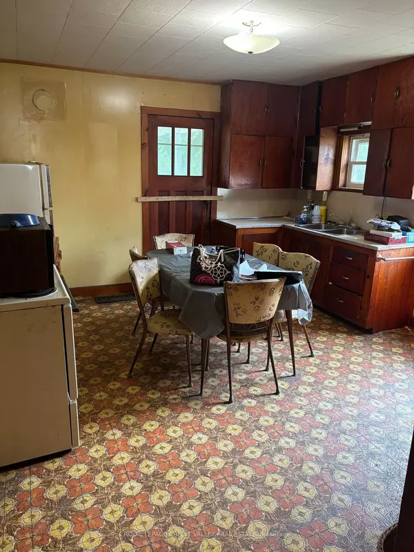 Bancroft, ON K0L 1C0,23 Alice ST