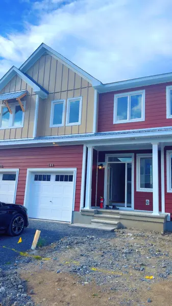 944 Seagrave LN, Stittsville - Munster - Richmond, ON K0A 2Z0