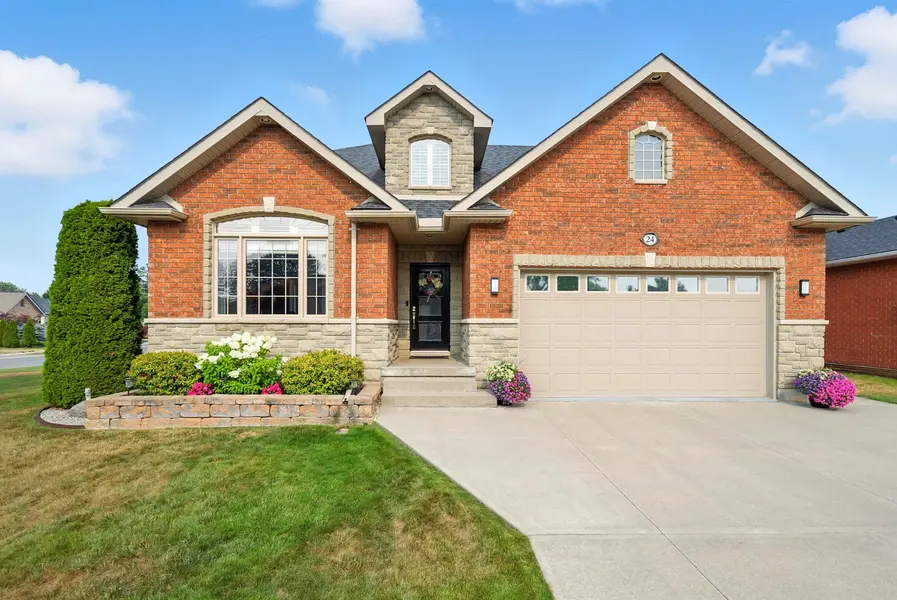 24 Nautical LN, Brighton, ON K0K 1H0