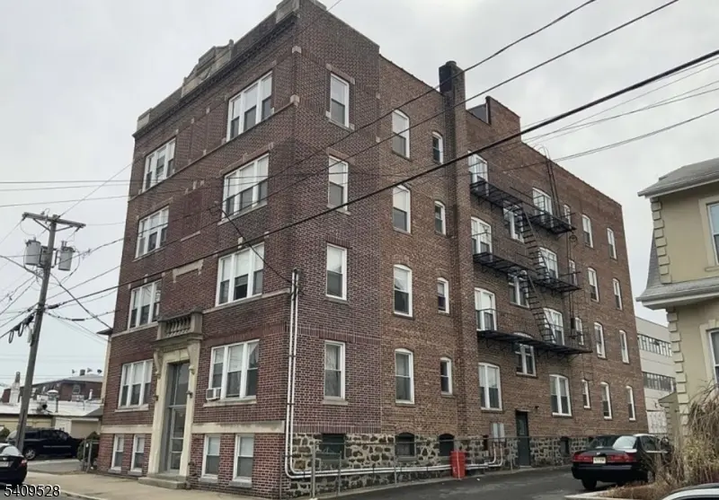 214 Lawton Ave #12, Cliffside Park Boro, NJ 07010