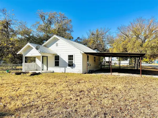517 N Ave D, Cross Plains, TX 76443