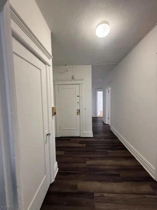 214 Lawton Ave #12, Cliffside Park Boro, NJ 07010