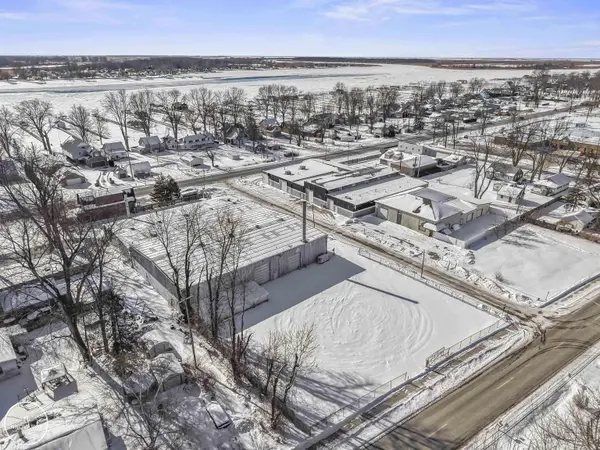 4618 Pointe Tremble RD, Clay Twp, MI 48001