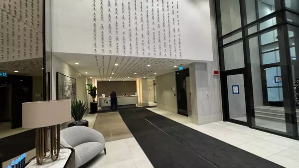 2020 Bathurst ST #1711, Toronto, ON M5P 0A6