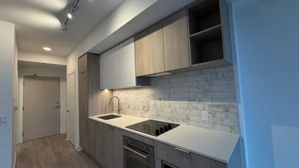 Toronto, ON M5P 0A6,2020 Bathurst ST #1711