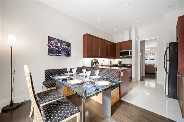 47 York Mills RD #205, Toronto C12, ON M2P 1B6