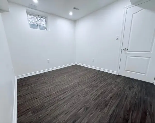 6 Camill AVE, Ajax, ON L1Z 0J9