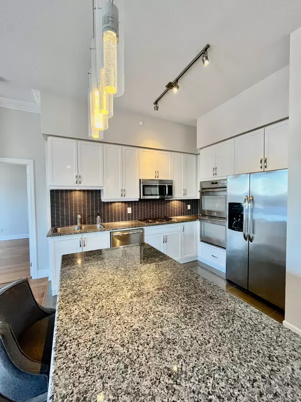 Aurora, ON L4G 0S6,111 Civic Square Gate #509