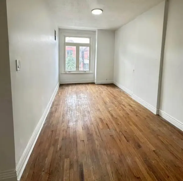 Hamilton, ON L8L 4P5,216 John ST N