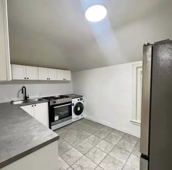 Hamilton, ON L8L 4P5,216 John ST N