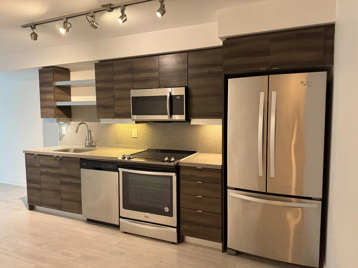 Toronto C01, ON M5V 0N7,525 Adelaide ST W #533