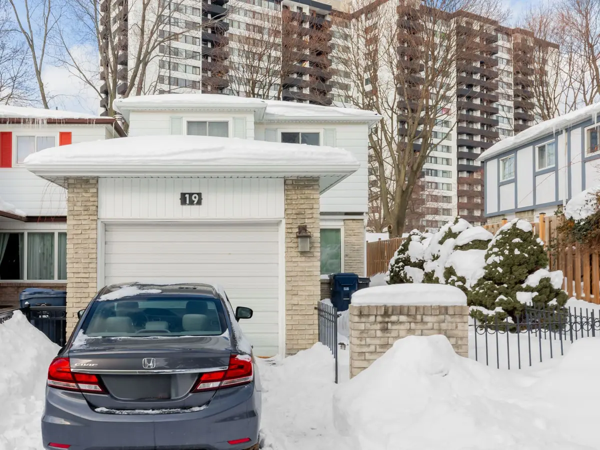 Toronto, ON M2R 3J8,19 Coach Liteway N/A