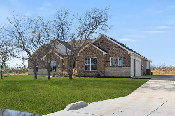 Joshua, TX 76058,1481 Saguaro Trail