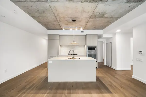 Toronto, ON M4G 3C4,1720 Bayview AVE #507