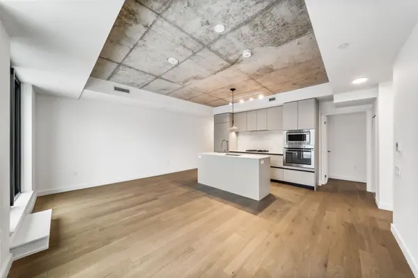 Toronto, ON M4G 3C4,1720 Bayview AVE #507