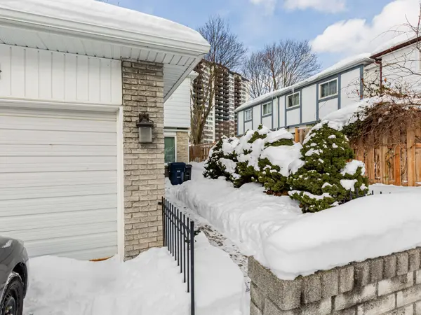 Toronto, ON M2R 3J8,19 Coach Liteway N/A