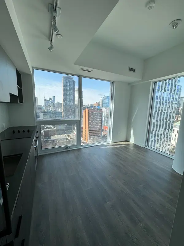 Toronto C08, ON M5B 0C5,82 Dalhousie ST #2111