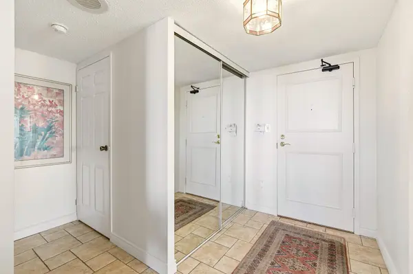 2180 Marine DR #1602, Oakville, ON L6L 5V2