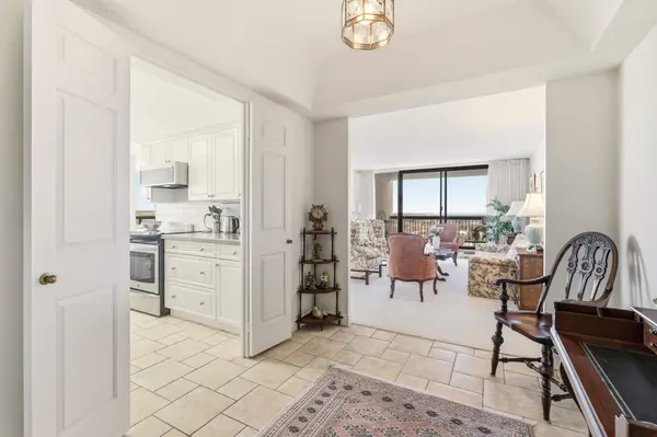 2180 Marine DR #1602, Oakville, ON L6L 5V2