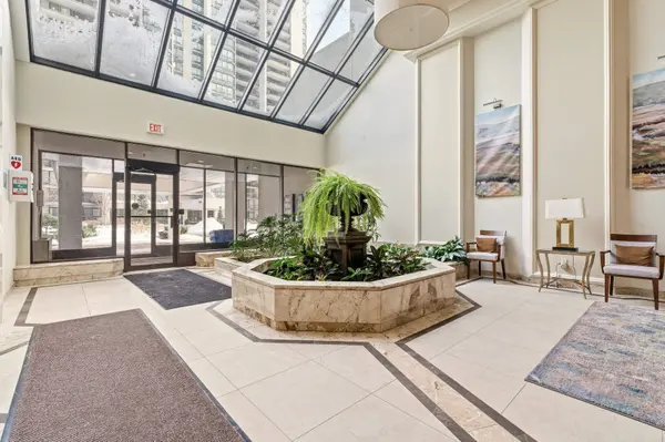 2180 Marine DR #1602, Oakville, ON L6L 5V2