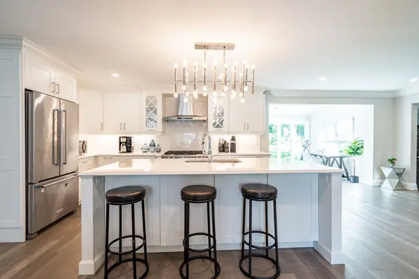 81 Flanders DR, Hamilton, ON L8B 0G6