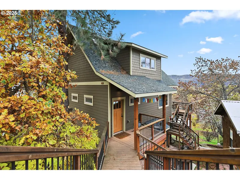 608 COLUMBIA AVE, Lyle, WA 98635