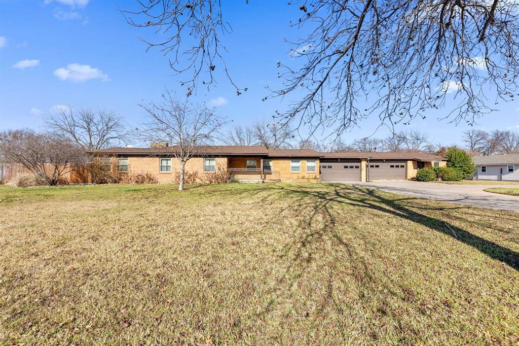 8312 Llano Avenue, Benbrook, TX 76116